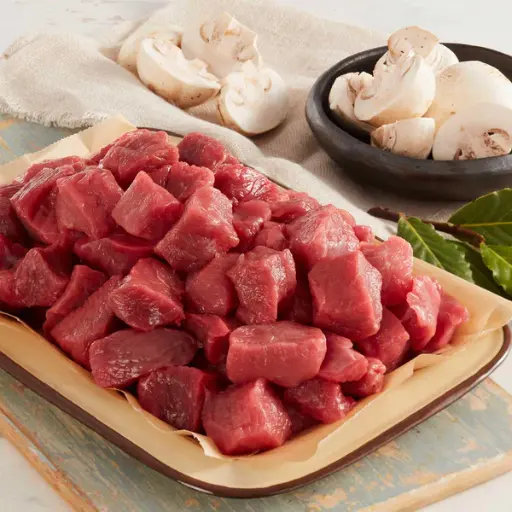 [076] Carne en cubos